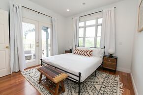 Spicewood Lodge W/pool, Hottub