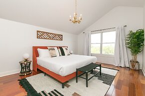 Spicewood Lodge W/pool, Hottub