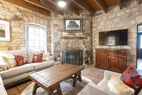 Pioneer Charm With Hot Tub & Firepit - 8 mi to Main St