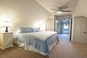 Pioneer Charm With Hot Tub & Firepit - 8 mi to Main St