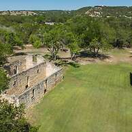Pioneer Charm With Hot Tub & Firepit - 8 mi to Main St