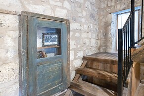 Pioneer Charm With Hot Tub & Firepit - 8 mi to Main St