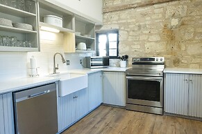 Pioneer Charm With Hot Tub & Firepit - 8 mi to Main St