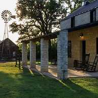 Pioneer Charm With Hot Tub & Firepit - 8 mi to Main St