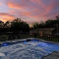 Pioneer Charm With Hot Tub & Firepit - 8 mi to Main St