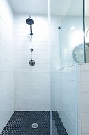 Pioneer Charm With Hot Tub & Firepit - 8 mi to Main St