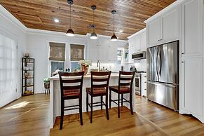 Historic Cottage With Fire Pit - 2 Blks to Main!