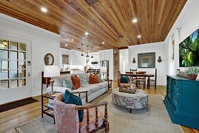 Historic Cottage With Fire Pit - 2 Blks to Main!