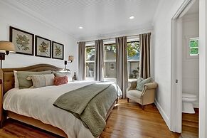 Historic Cottage With Fire Pit - 2 Blks to Main!