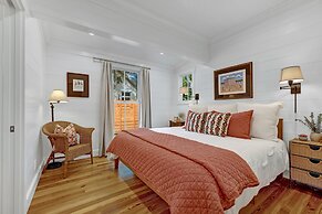 Historic Cottage With Fire Pit - 2 Blks to Main!