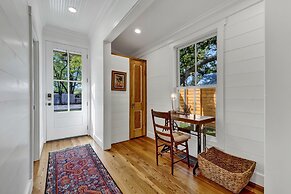 Historic Cottage With Fire Pit - 2 Blks to Main!