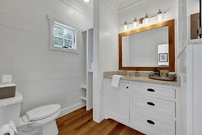 Historic Cottage With Fire Pit - 2 Blks to Main!