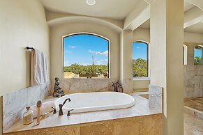 Luxurious Hill Country Retreat With Pool and Firepit!