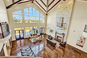 Luxurious Hill Country Retreat With Pool and Firepit!