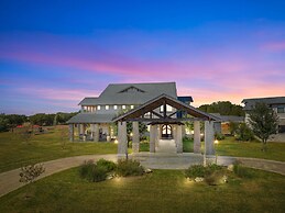 Luxurious Hill Country Retreat With Pool and Firepit!