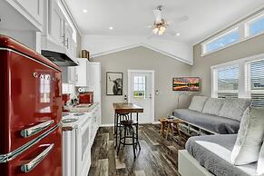 Luxurious Hill Country Retreat With Pool and Firepit!