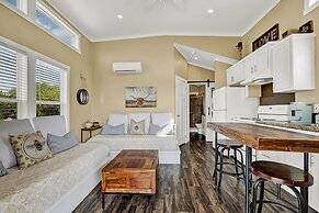 Luxurious Hill Country Retreat With Pool and Firepit!