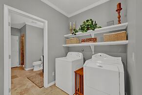 Luxurious Hill Country Retreat With Pool and Firepit!