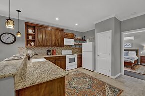 Luxurious Hill Country Retreat With Pool and Firepit!