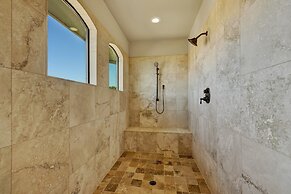 Luxurious Hill Country Retreat With Pool and Firepit!