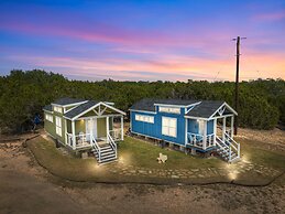 Luxurious Hill Country Retreat With Pool and Firepit!