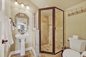 Luxurious Hill Country Retreat With Pool and Firepit!