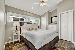 Luxurious Hill Country Retreat With Pool and Firepit!