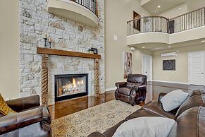 Luxurious Hill Country Retreat With Pool and Firepit!