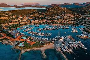 Porto Rotondo Vista Incantevole sul Mare e Yacht