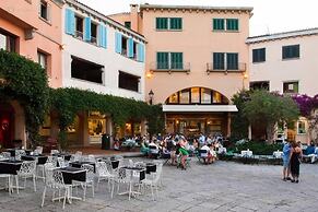 Porto Rotondo Vista Incantevole sul Mare e Yacht