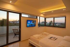 Luxury Villa Mirror - 200meters From The Beach!