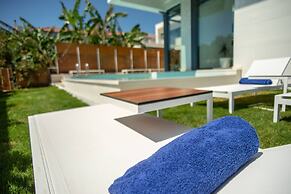 Luxury Villa Mirror - 200meters From The Beach!