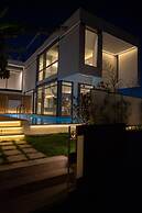 Luxury Villa Mirror - 200meters From The Beach!