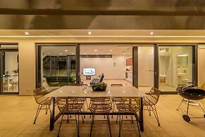 Luxury Villa Mirror - 200meters From The Beach!