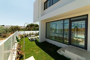 Luxury Villa Mirror - 200meters From The Beach!
