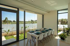 Luxury Villa Mirror - 200meters From The Beach!