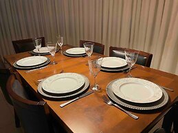 AMPLO APARTAMENTO UM POR ANDAR