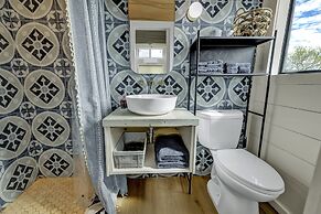 Henley-lux Tiny Home-hot Tub-fire Pit