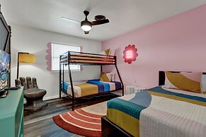 Eclectic Fun Haus With Hot Tub - 3 Min Drive to Main