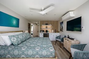 Stunning Modern Beachfront Resort Vistas