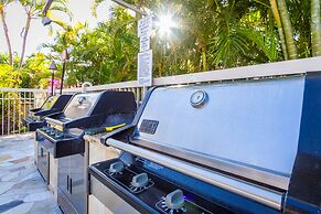 Stunning Modern Beachfront Resort Vistas