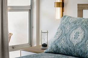 Stunning Modern Beachfront Resort Vistas