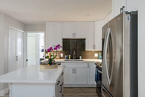 Stunning Modern Beachfront Resort Vistas