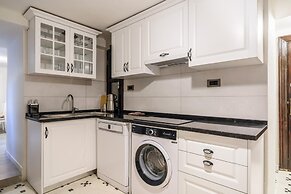 Convenient Flat w Garden 10 min to Galataport