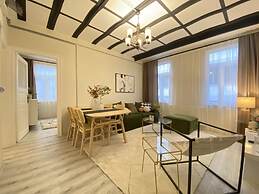 Gem of Galata Discover Renovated Flat
