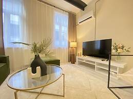 Gem of Galata Discover Renovated Flat