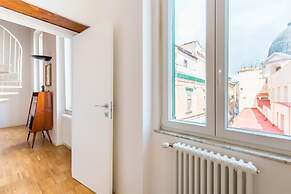 Nova Stylish House in Center