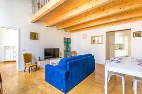 Nova Stylish House in Center