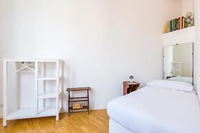 Nova Stylish House in Center