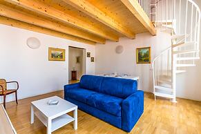 Nova Stylish House in Center